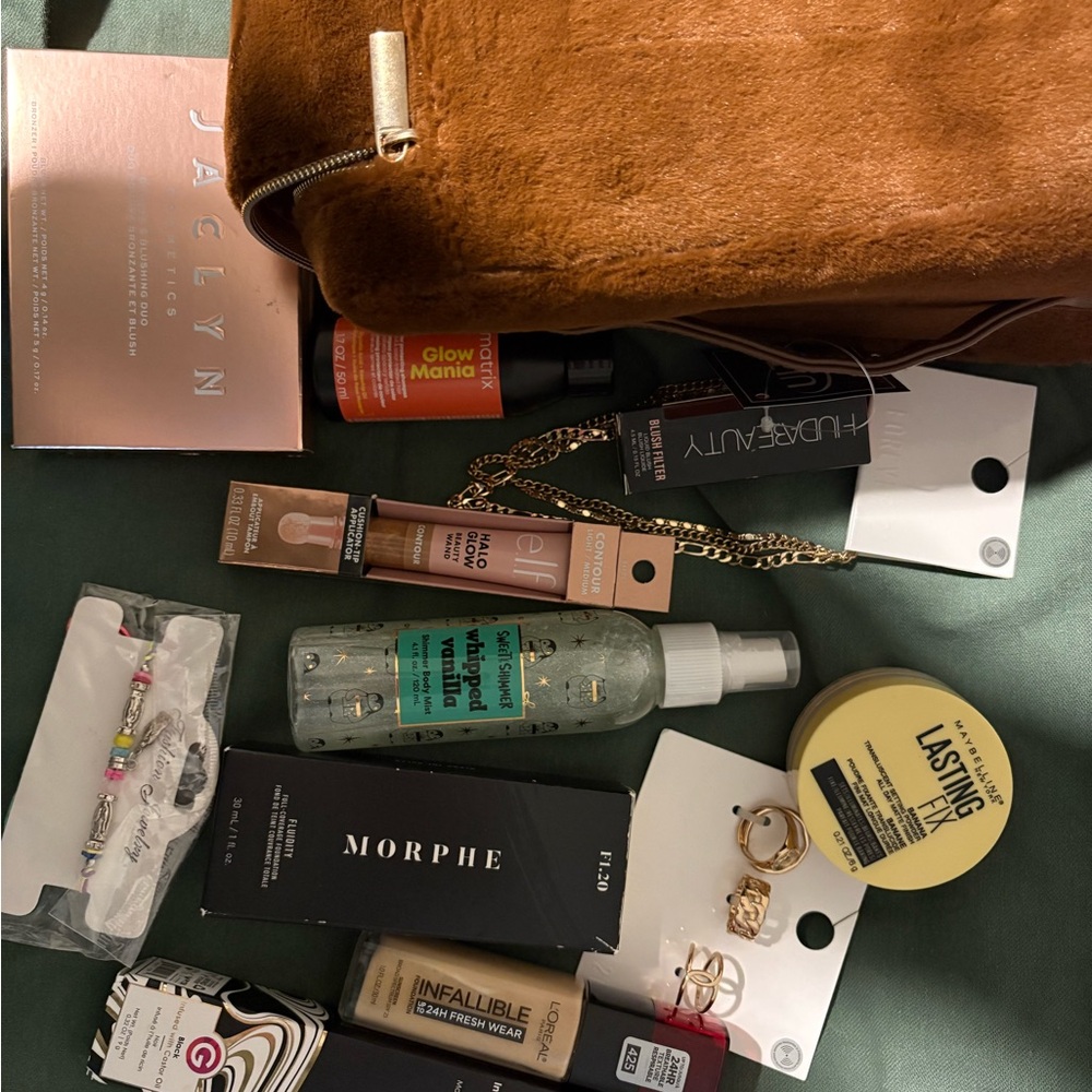 Makeup bundle